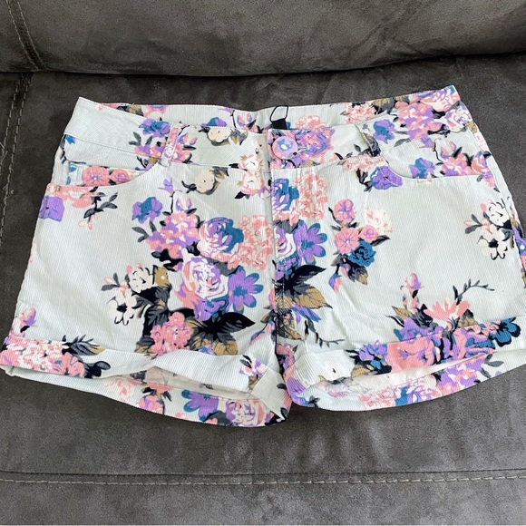 Vero fashion women’s floral shorts size M - Picture 7 of 12